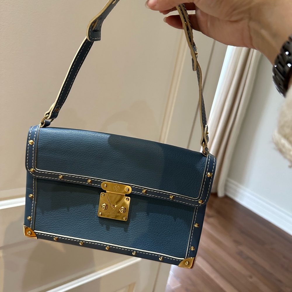 Louise Vuitton goat skin sachet,